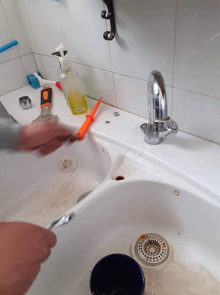 Kitchen Sink Maintenance